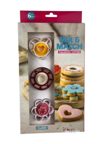 MŰANYAG SÜTEMÉNYKISZÚRÓ - SZÍV, VIRÁG, KEREK